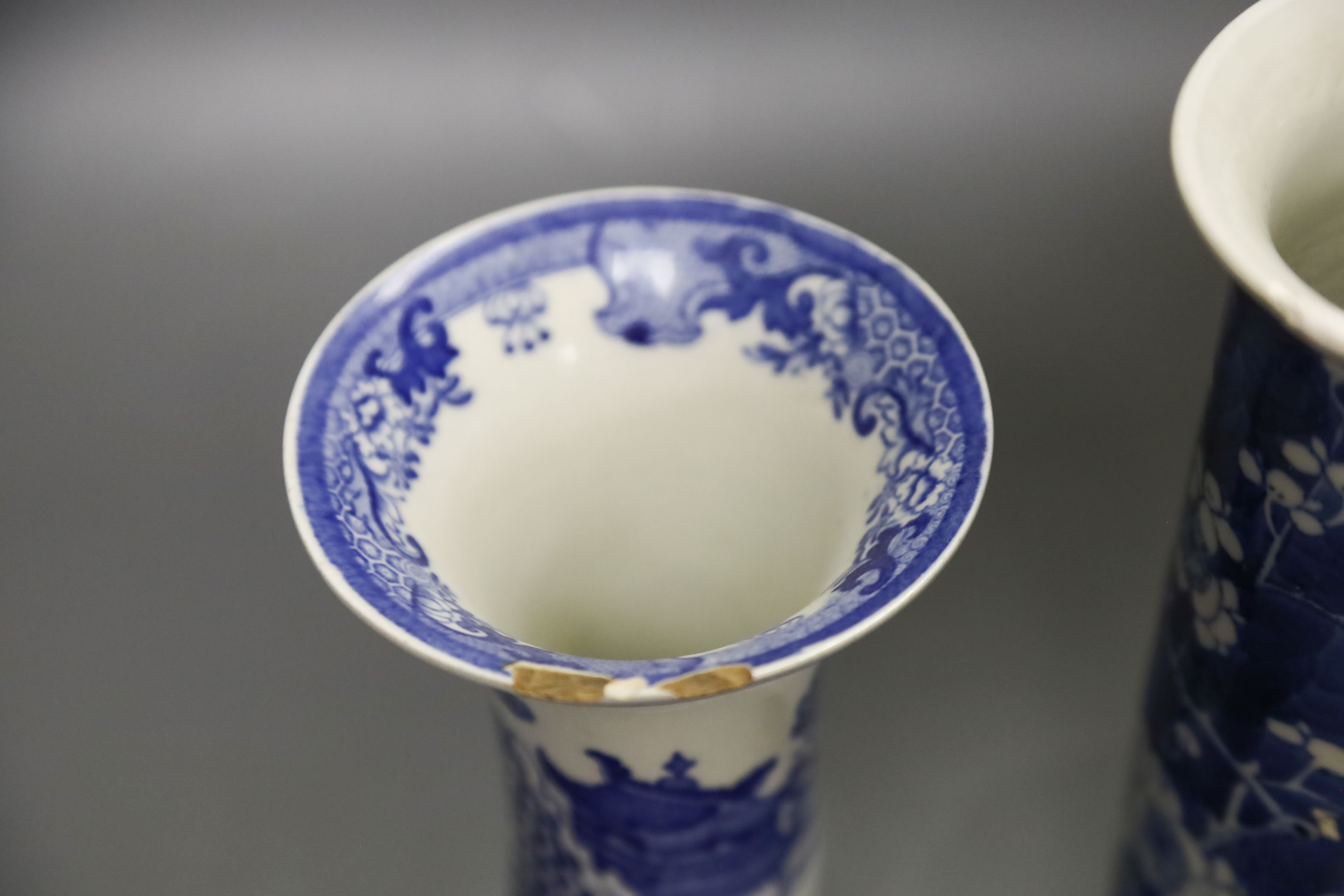 A Chinese famille verte meiping, two Chinese blue and white vases (both damaged) and a Masons vase, 19th/20th century Tallest 26cm